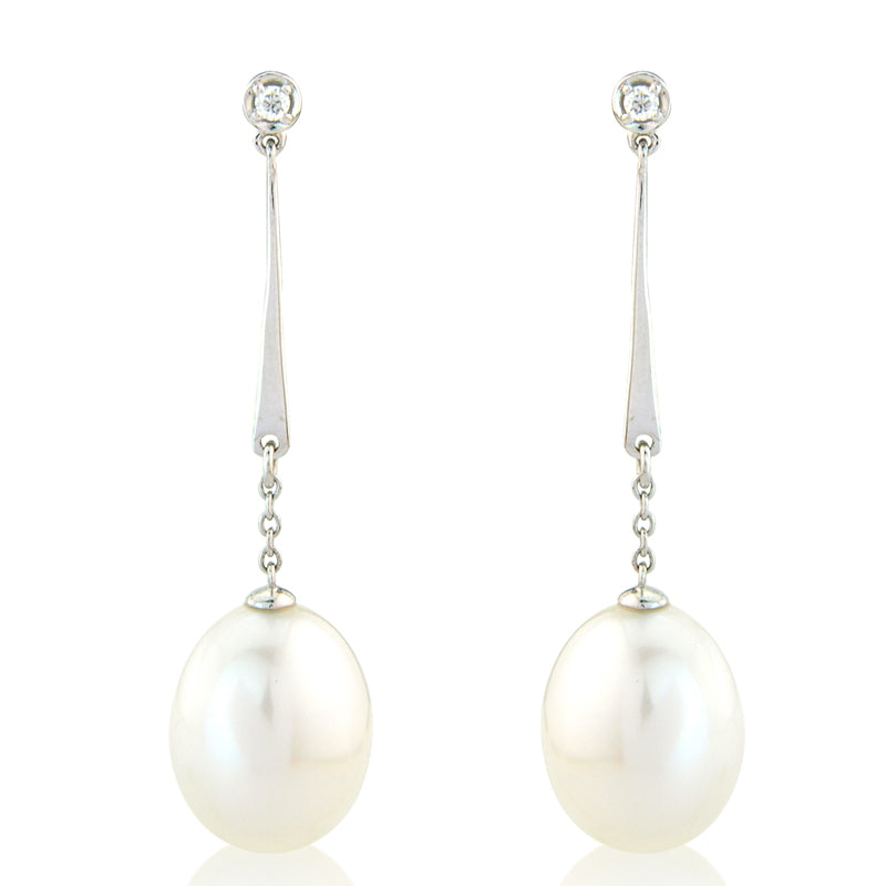 Pearl and diamond drop earrings in 9ct white gold 0.02ct.