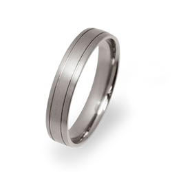 Court two groove ring in titanium, 4mm width