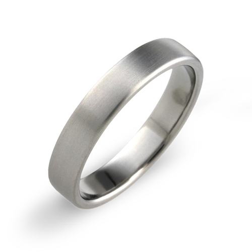 Edged court 4mm band in titanium.