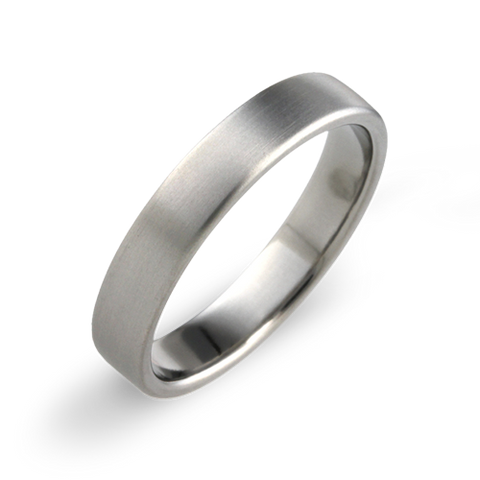 Edged court 4mm band in titanium.