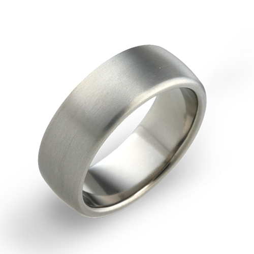 Edged court 8mm band in titanium.