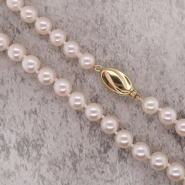 Cultured pearl necklace in 9ct gold