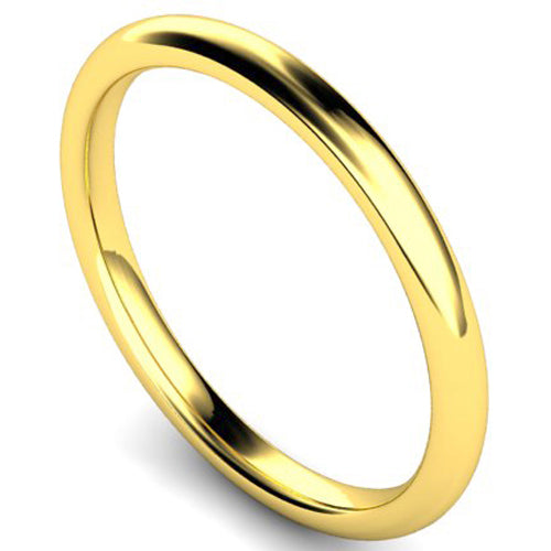 Edged traditional court profile wedding ring in yellow gold | 2mm width