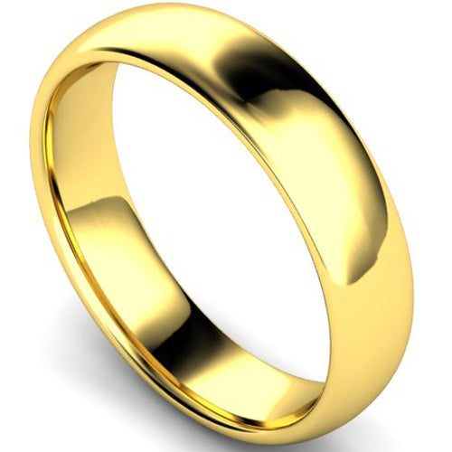 Edged traditional court profile wedding ring in yellow gold | 5mm width